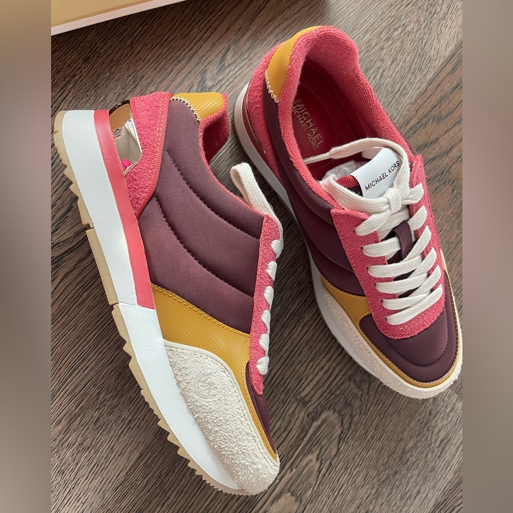 Sold 🩷 Gorgeous comfy MK sneaker, size 7. NWT